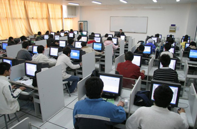 計算機實驗中心軟件開發實踐與應用